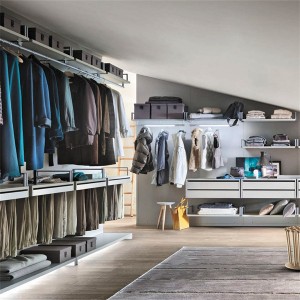 Modern High Valued Moisture Resistant Walk-In Closet